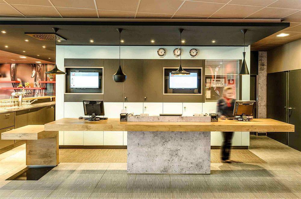 Ibis Expo Hotel 2*